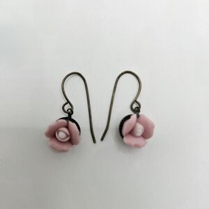 ⭐️40% off ⭐️ Rose Earrings
